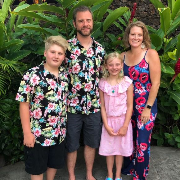 Meet your Posher, Nicole - Picture 1 of 1